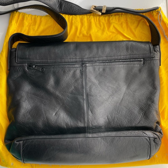 La Bagagerie cross body or over the shoulder bag. Black leather. - Picture 4 of 5